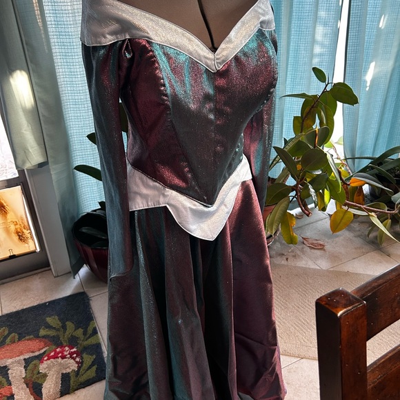 Dream Princess Gown color changing blue and pink - Picture 4 of 4